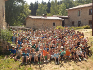 groupe de jeunes au domaine de la Planche